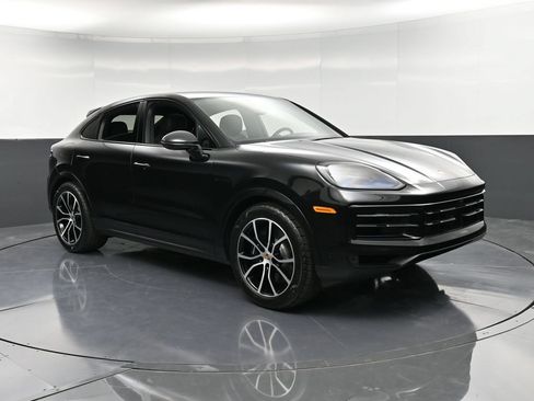 Certified 2025 Porsche Cayenne E-Hybrid Coupe AWD/4WD image 10