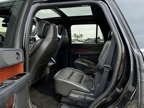 Used 2024 Lincoln Navigator Reserve image 14