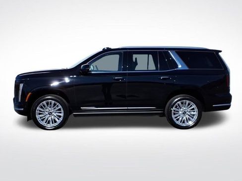 New 2026 Cadillac Escalade Luxury image 2