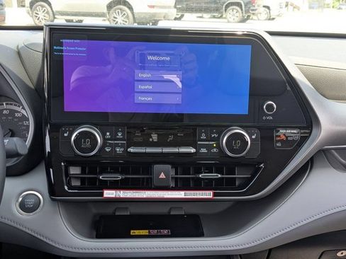 New 2026 Toyota Highlander XLE AWD/4WD image 19