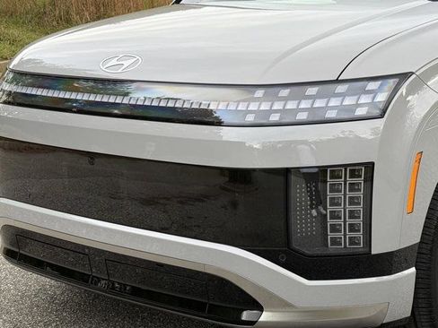 New 2026 Hyundai Ioniq 9 Calligraphy image 10