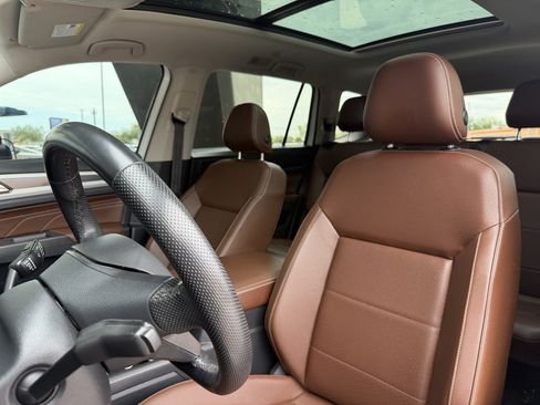 Used 2023 Volkswagen Atlas SEL R-Line AWD/4WD image 33