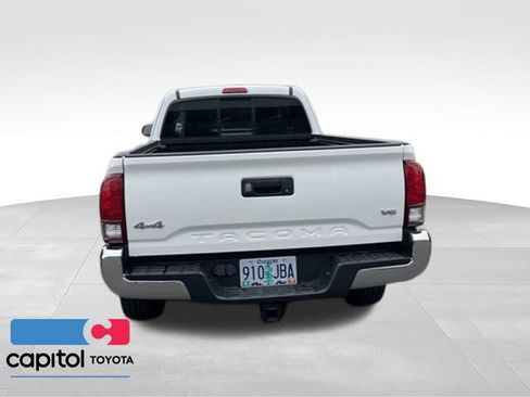 Used 2019 Toyota Tacoma SR5 AWD/4WD image 16