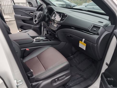 New 2026 Honda Ridgeline Black Edition image 17