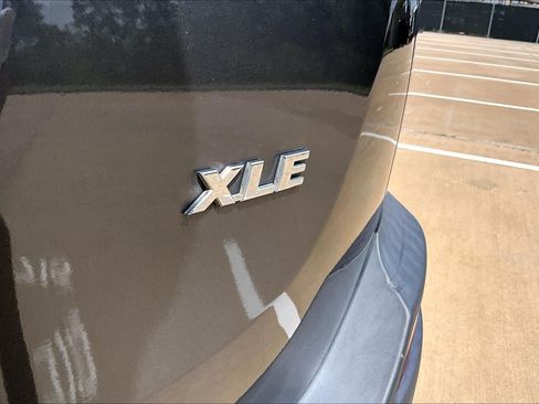 Used 2015 Toyota RAV4 XLE FWD image 9