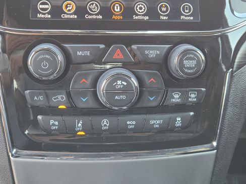 Certified 2021 Jeep Grand Cherokee Laredo X image 13