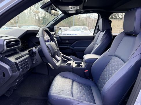 New 2026 Toyota 4Runner 4WD image 18