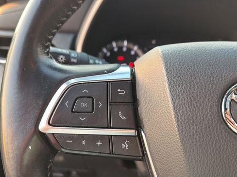 Used 2021 Toyota Highlander XSE FWD image 21