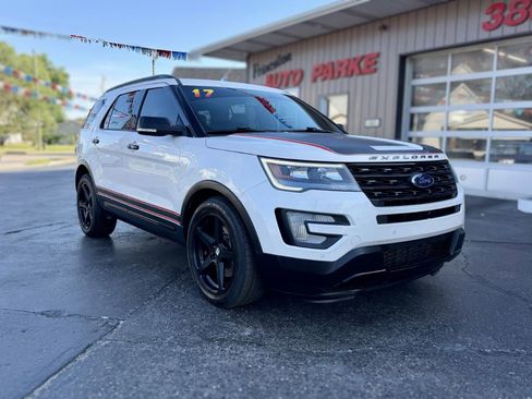 Used 2017 Ford Explorer Sport w/ Equipment Group 401A AWD/4WD image 2