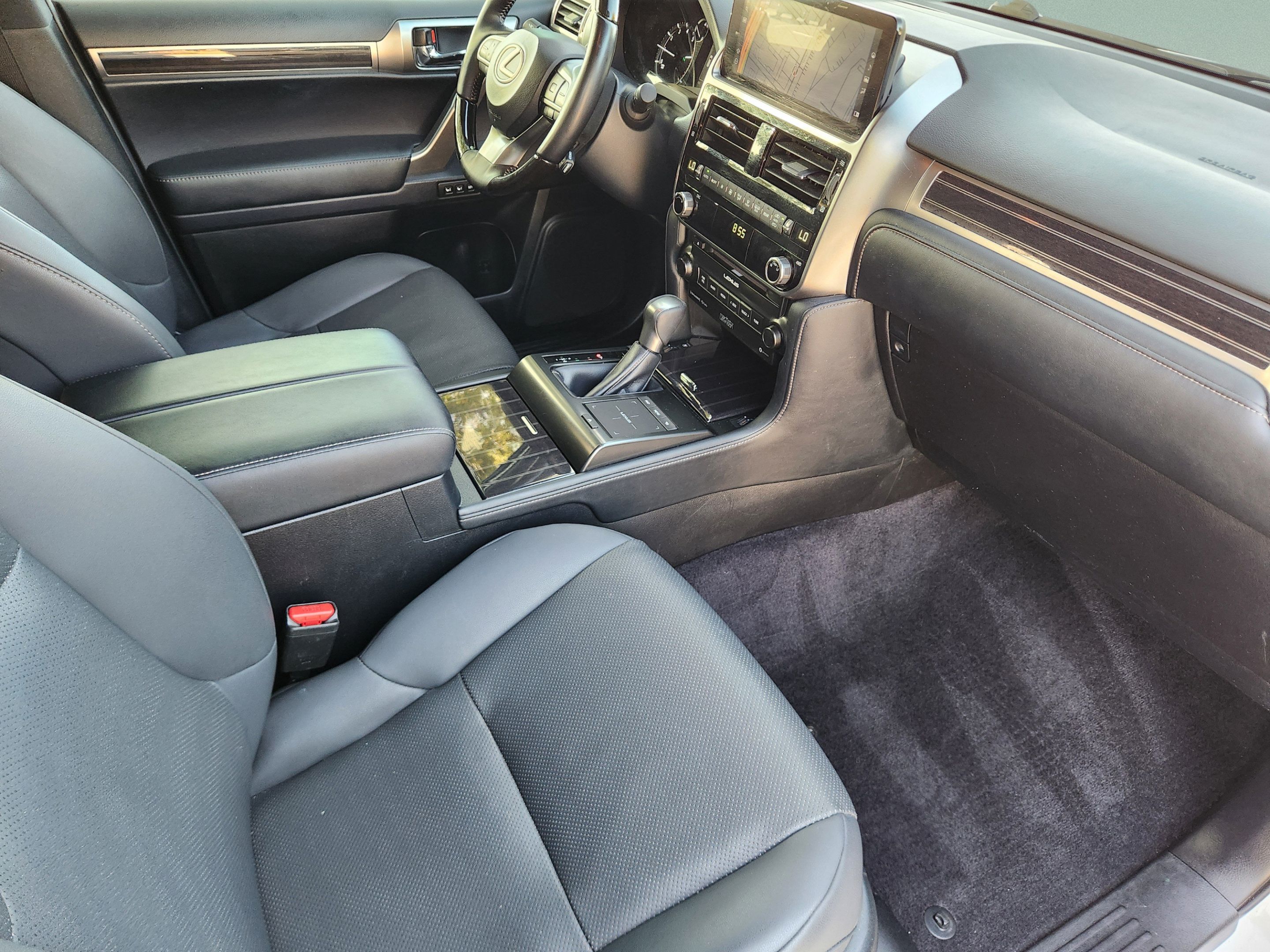 Used 2022 Lexus GX 460 Premium w/ Accessory Package AWD/4WD image 7
