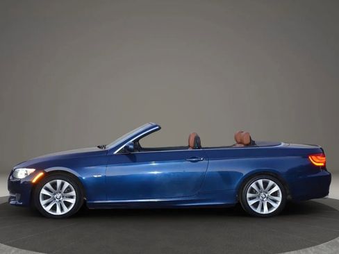Used 2013 BMW 328i Convertible image 7