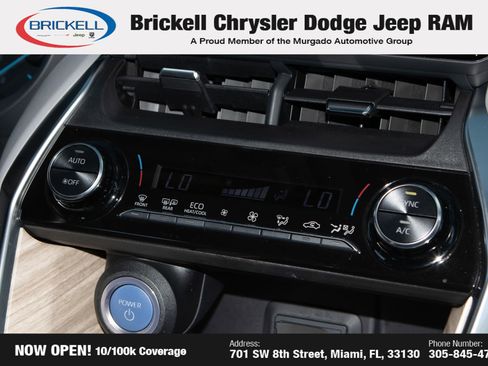 Used 2022 Toyota Venza XLE image 23