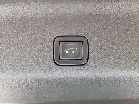 Used 2021 Chevrolet Tahoe High Country w/ Premium Package image 8