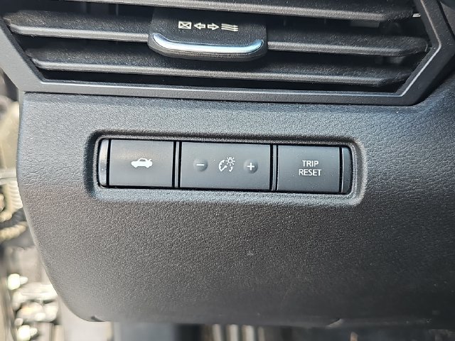 Used 2024 Nissan Altima 2.5 SV FWD image 23