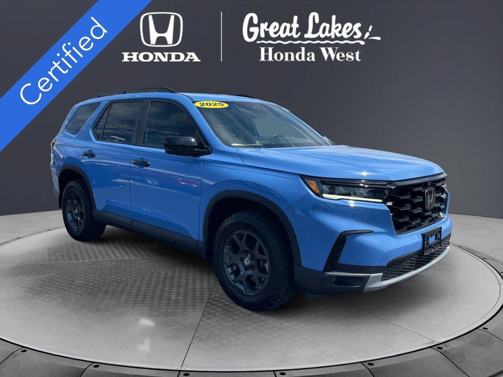 Certified 2025 Honda Pilot TrailSport image 7