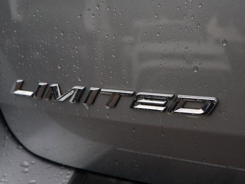 Used 2023 Ford Explorer Limited w/ Limited Technology Package image 7