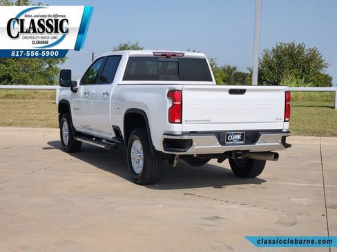 Used 2026 Chevrolet Silverado 2500 LTZ w/ LTZ Premium Package AWD/4WD image 8