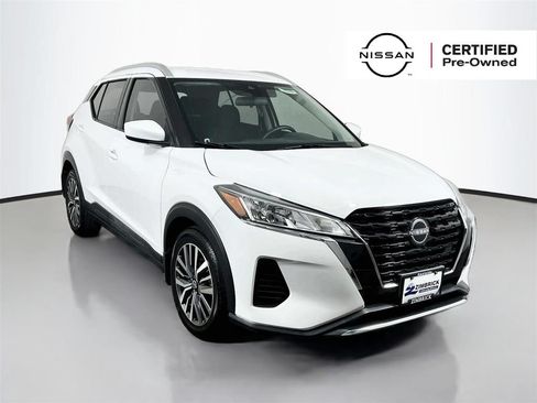 Used 2022 Nissan Kicks SV FWD image 1