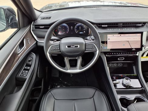 New 2026 Jeep Grand Cherokee Limited w/ Limited Altitude Package AWD/4WD image 2