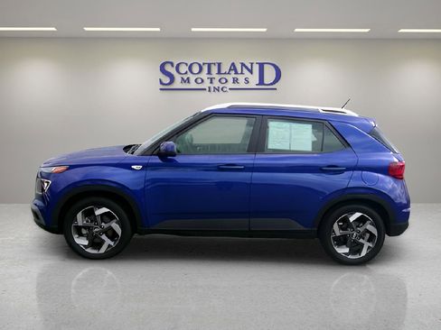 Used 2024 Hyundai Venue SEL image 1