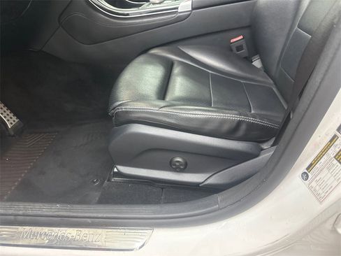 Used 2019 Mercedes-Benz GLC 300 GLC 300 w/ AMG Line image 10