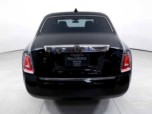 Used 2020 Rolls-Royce Phantom Sedan RWD image 9