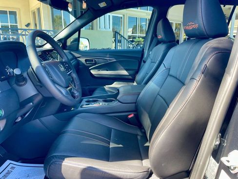 Used 2024 Honda Passport TrailSport image 11