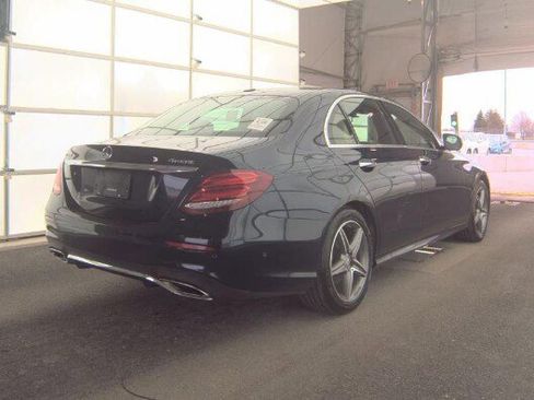 Used 2017 Mercedes-Benz E 300 4MATIC image 3