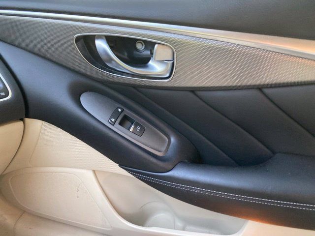 Used 2017 INFINITI Q50 Signature Edition w/ All Weather Package (L93) RWD image 23