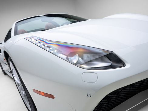 Used 2018 Ferrari 488 Spider image 17