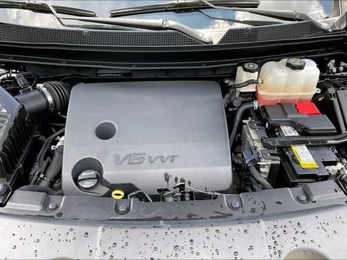 Used 2023 Chevrolet Traverse LT FWD image 21