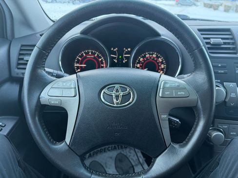 Used 2010 Toyota Highlander SE image 11