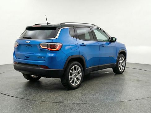 Used 2025 Jeep Compass Limited AWD/4WD image 9