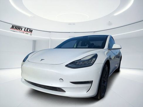 Used 2018 Tesla Model 3 Long Range image 6