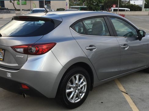Used 2016 MAZDA MAZDA3 i Sport w/ Preferred Equipment Package FWD image 6