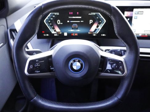 Used 2023 BMW iX xDrive50 w/ Premium Package AWD/4WD image 18