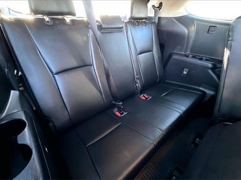 Used 2021 Toyota Highlander XLE image 26