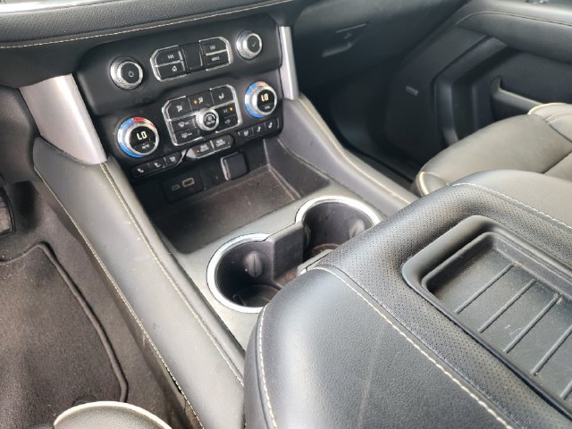 Used 2023 GMC Yukon XL SLT AWD/4WD image 18