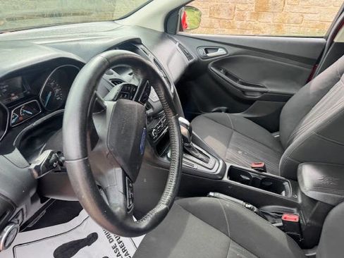Used 2015 Ford Focus SE w/ SE Sport Package image 24