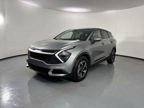 Certified 2024 Kia Sportage LX FWD image 2
