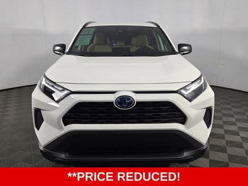 Used 2023 Toyota RAV4 LE AWD/4WD image 2