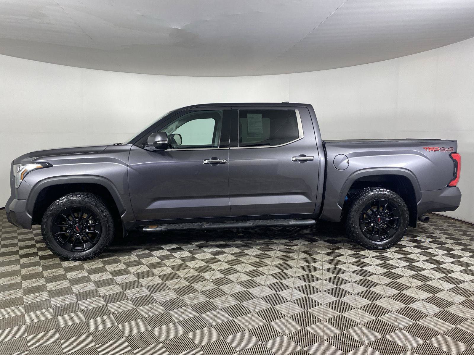 Used 2022 Toyota Tundra Limited AWD/4WD image 4