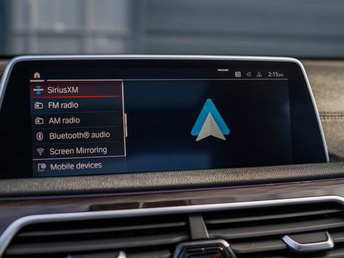 Used 2022 BMW 740i xDrive w/ Premium Package image 19