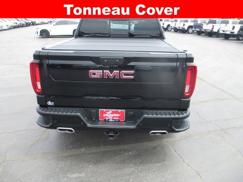 Used 2022 GMC Sierra 1500 Denali w/ Denali Reserve Package AWD/4WD image 8