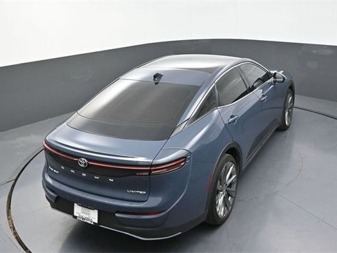 Used 2025 Toyota Crown Limited image 15