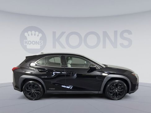 Used 2022 Lexus UX 250h 250h Base w/ Accessory Package (Z1) image 8