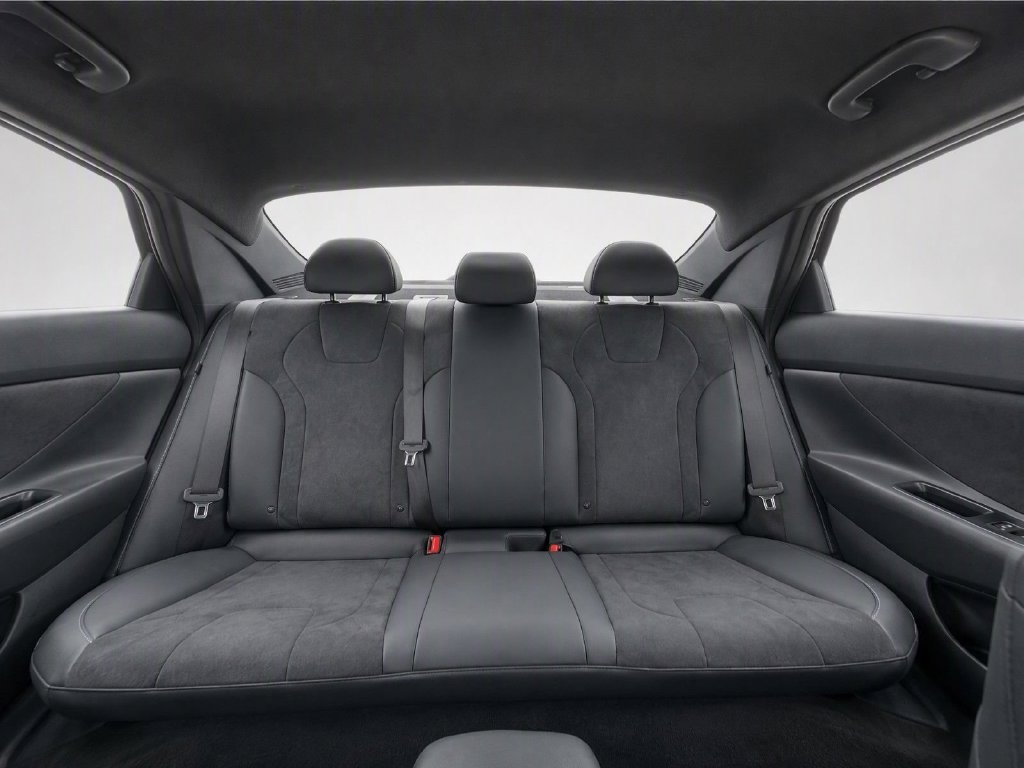 Used 2025 Hyundai Elantra N FWD image 21
