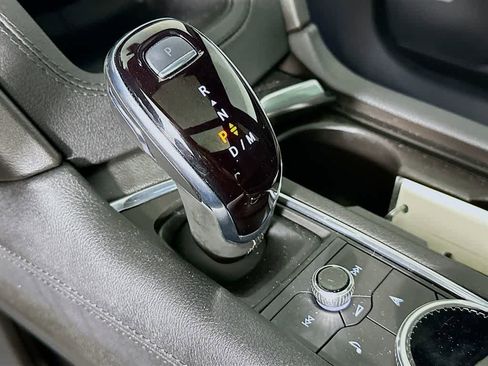 Used 2024 Cadillac XT6 Premium Luxury image 19