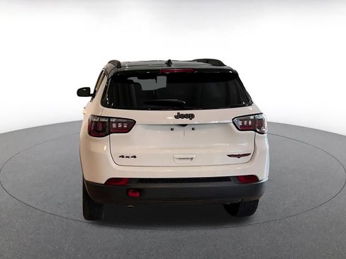 Used 2025 Jeep Compass Trailhawk image 12