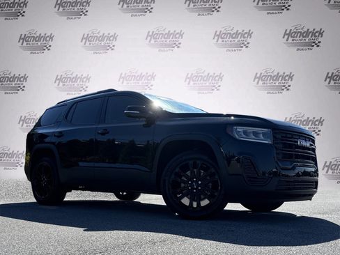 Used 2023 GMC Acadia SLE w/ Driver Convenience Package FWD image 2